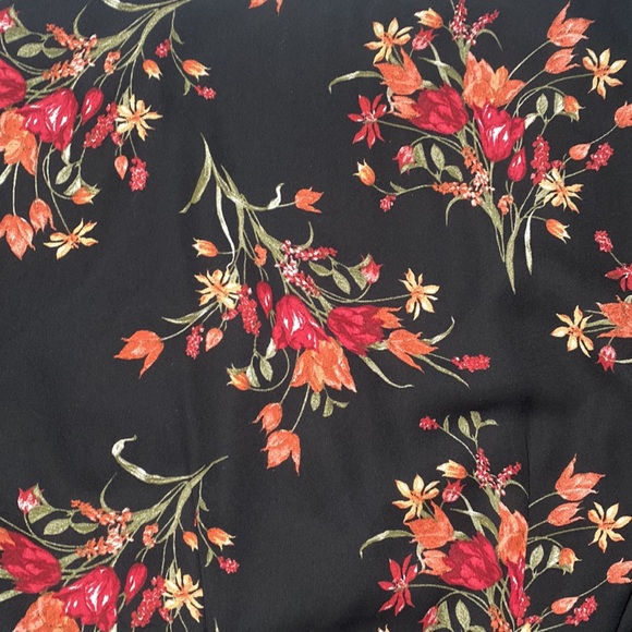 Miami Francesca’s Ginger Floral Romper - Picture 10 of 12